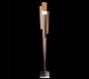 Lampada da terra “Quadra”.<br />Materiale: lamiera.<br />Finitura: sabbiatura, cromatura grezza.<br />Illuminazione: alogena